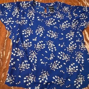 Cropped floral blouse